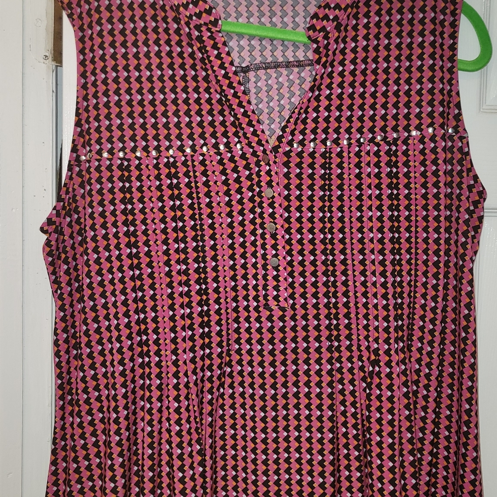 Pink and Black Geometric Women's Top